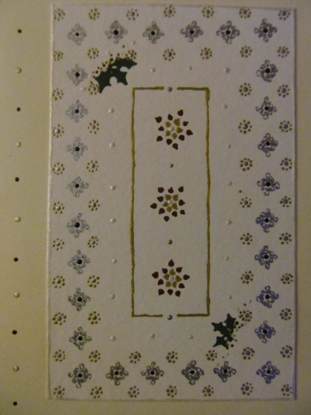 38I: Snowflakes and Poinsettias: Red Flowers, Pearl Border, Inner Design: Discount